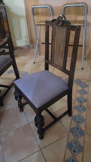 Muebles antiguos comedor: mesa sillas y aparadore