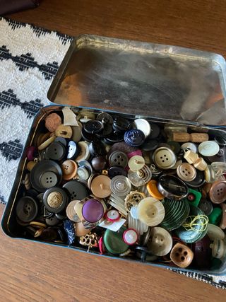 Caja de botones vintage
