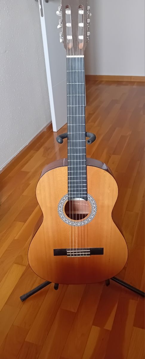 Guitarra clásica Admira Alba