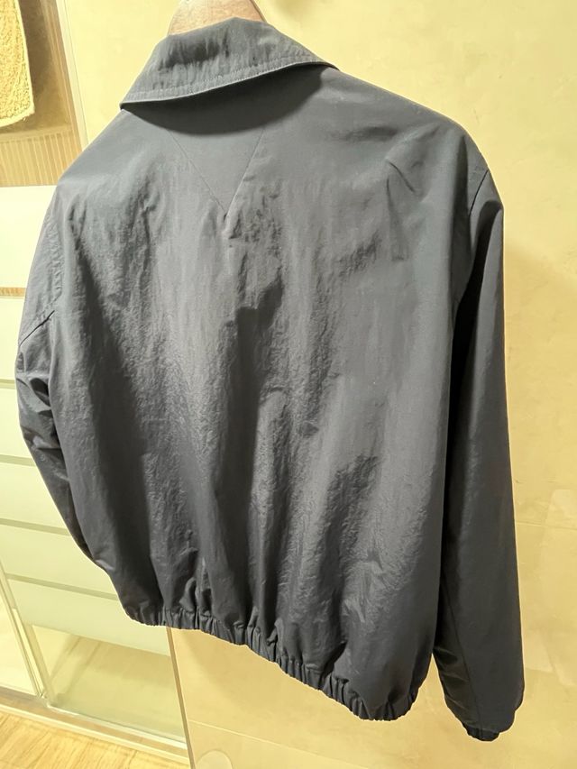 Chaqueta Tommy Hilfiger negra, talla M