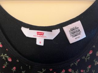 Top Levi's negro - Talla S