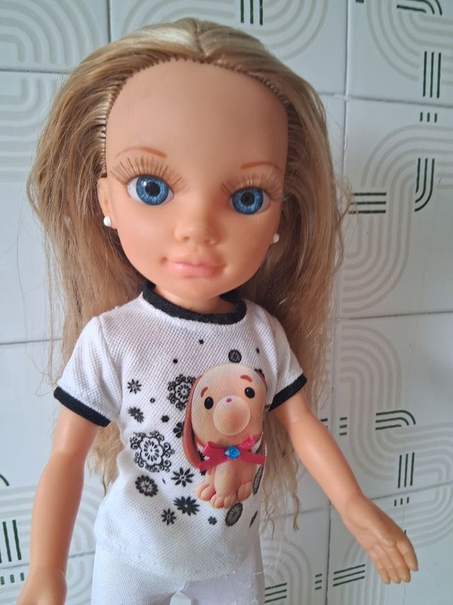 Bambola Nancy conchiglia famosa