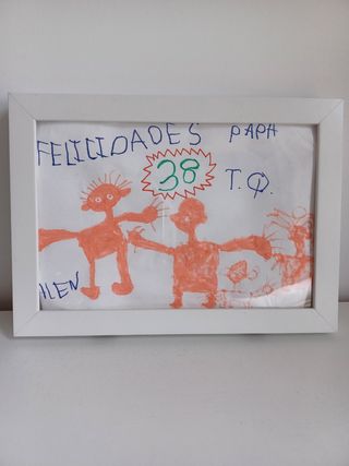 Marco de madera blanco para dibujo infantil