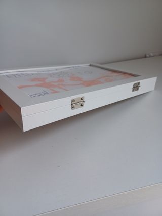 Marco de madera blanco para dibujo infantil