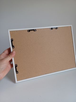 Marco de madera blanco para dibujo infantil