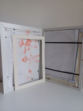 Marco de madera blanco para dibujo infantil