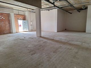 Local comercial en alquiler en Casagemes - Canyadó en Badalona