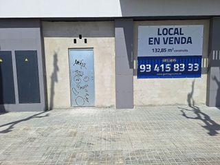 Local comercial en alquiler en Casagemes - Canyadó en Badalona