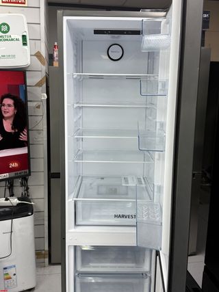 Nevera Beko nueva con tara
