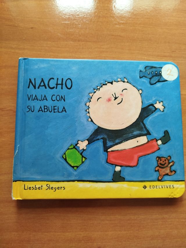 Nacho viaja con su abuela (Spanish Edition)