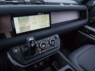 Land Rover Defender 3.0 I6 Mhev 250 AWD SE