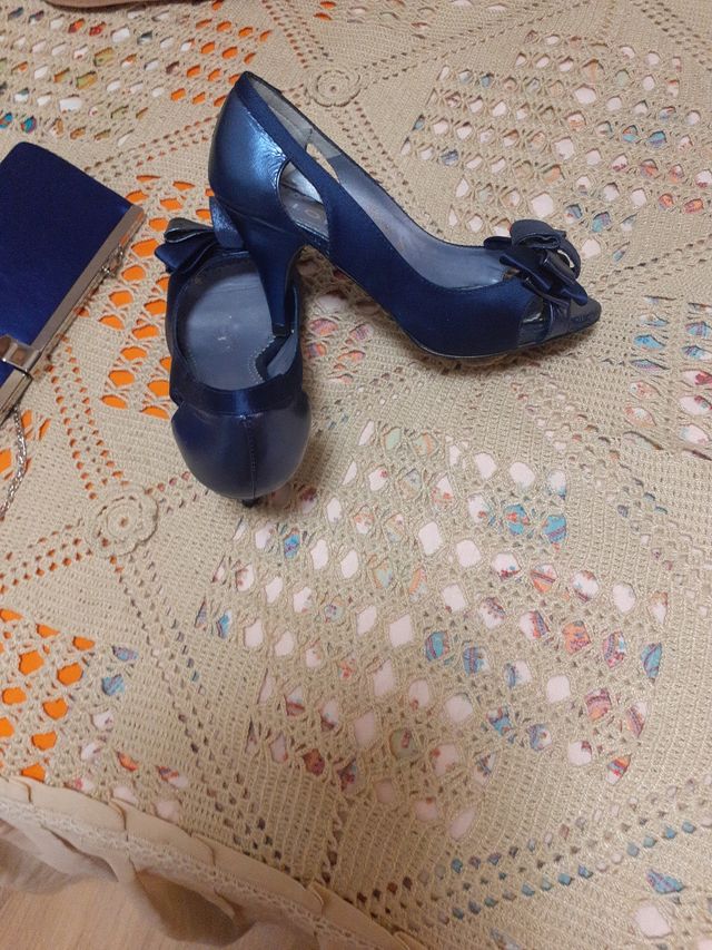 Zapatos salón tacones azul marino piel
