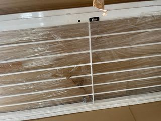 Reja blanca NUEVA para PUERTA