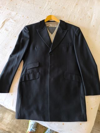 Traje novio levita negro - Boda