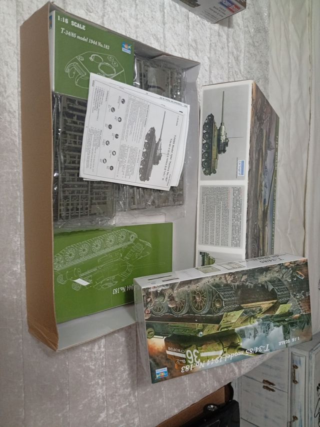 Maqueta Tanque T-34/85 Trumpeter 1/16