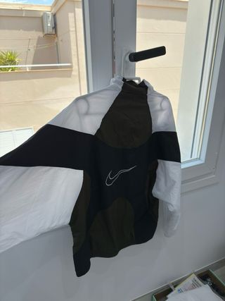 CHAQUETA NIKE CORTAVIENTOS VERDE OLVIA