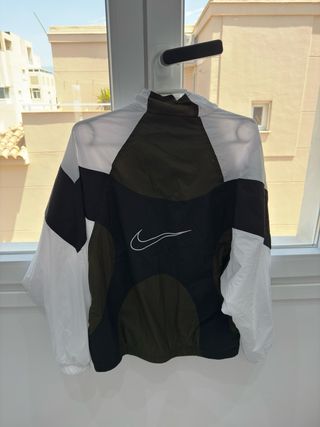 CHAQUETA NIKE CORTAVIENTOS VERDE OLVIA