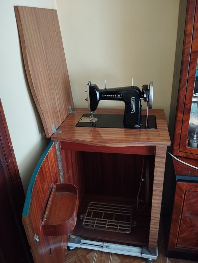 Máquina coser antigua Wertheim