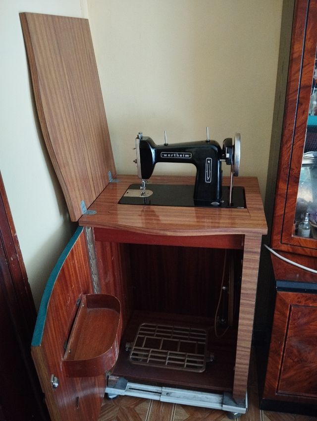 Máquina coser antigua Wertheim