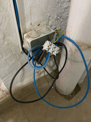 Electricista, instalador.