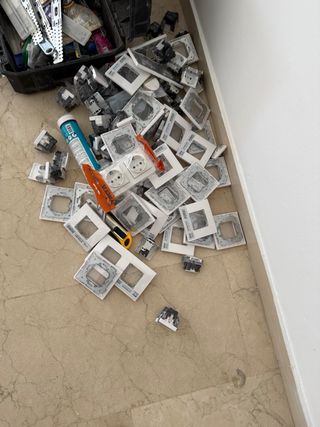 Electricista, instalador.