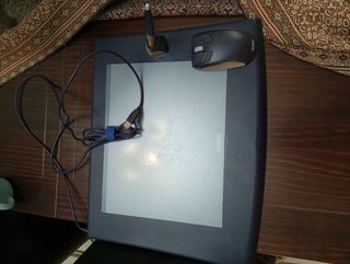 Wacom Intuos 2: tableta gráfica + ratón