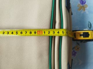 Bolso beige portadocumentos,libros u ordenador.