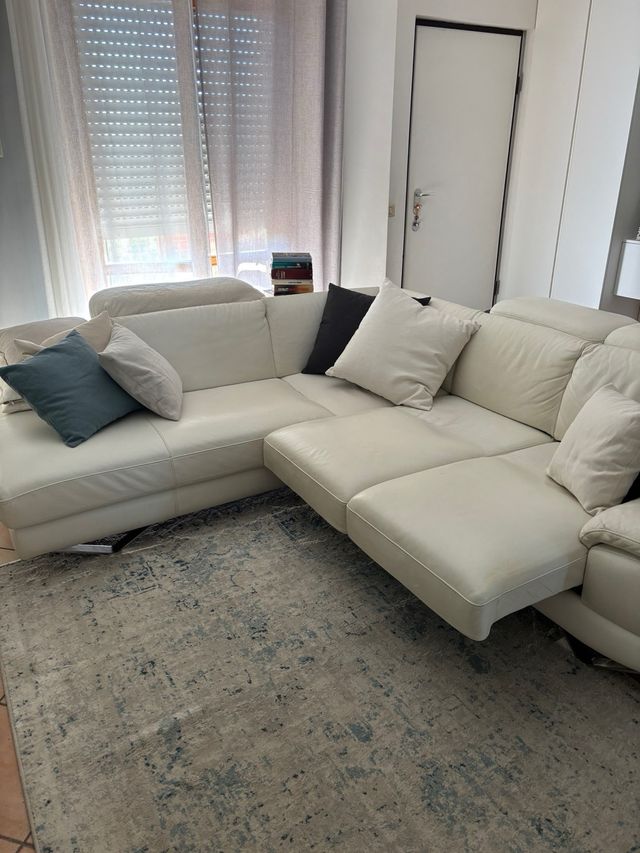 Divano angolare pelle bianco