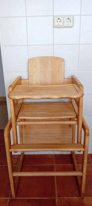 Trona madera convertible mesa-silla