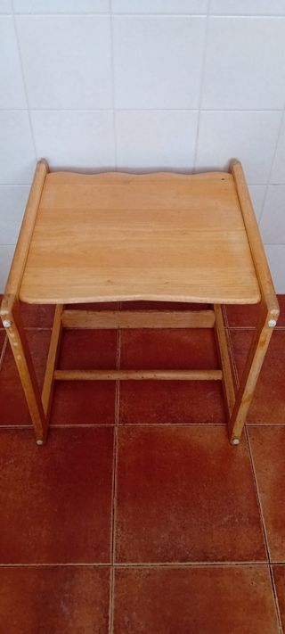 Trona madera convertible mesa-silla