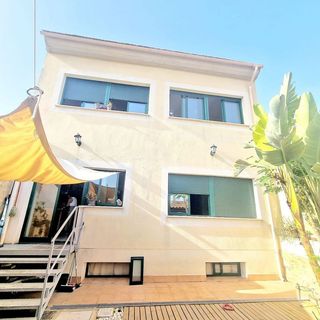 Casa adosada en venta en Vistahermosa en Alicante