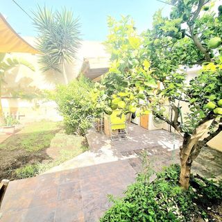 Casa adosada en venta en Vistahermosa en Alicante