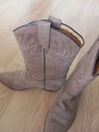 Botas vaqueras cuero marrón