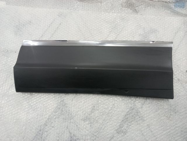 Moldura  trasera izquierda VW Tiguan II