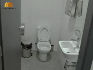 Local comercial en venta en El Castell-Poble Vell en Castelldefels