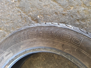 neumático Gislaved 165/70R14.