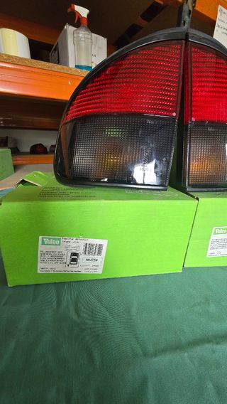 Pilotos traseros Renault Safrane