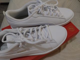 Zapatillas Puma blancas. SIN ESTRENAR