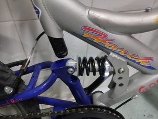 Bicicleta de niños con suspensión