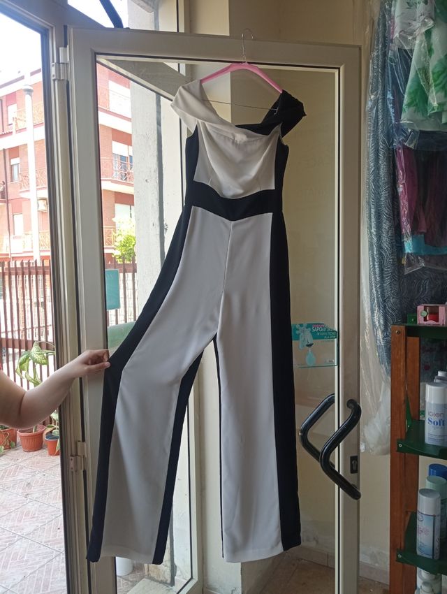 Tuta elegante bianco e nero