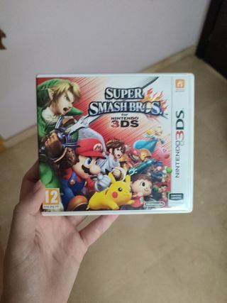 Super Smash Bros. 3DS con amiibos, lector y bolsa 