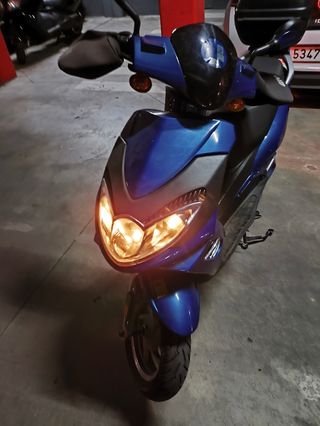 Moto Scooter 125 cc. eléctrico EFun Lipo