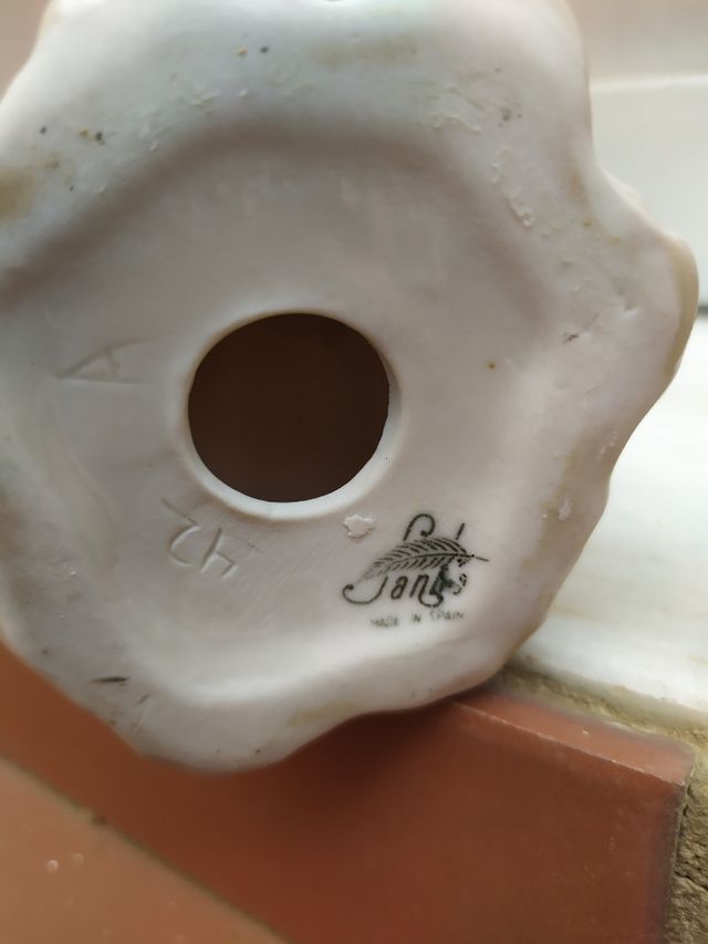 2 figuras x 5 € porcelana niño niña