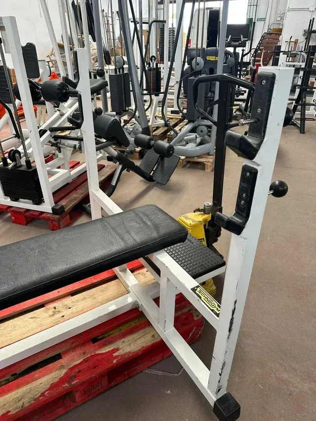 Banco Press Plano Technogym
