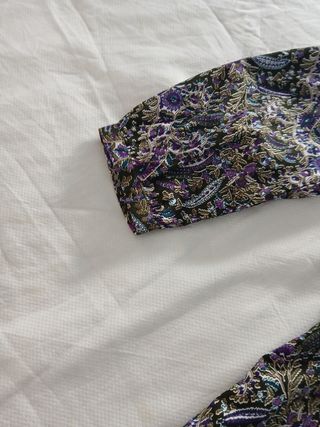 Vestido corto estampado verde oliva y morado