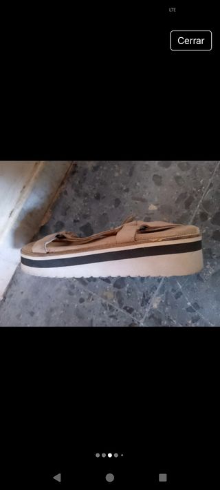 Sandalias planas beige verano