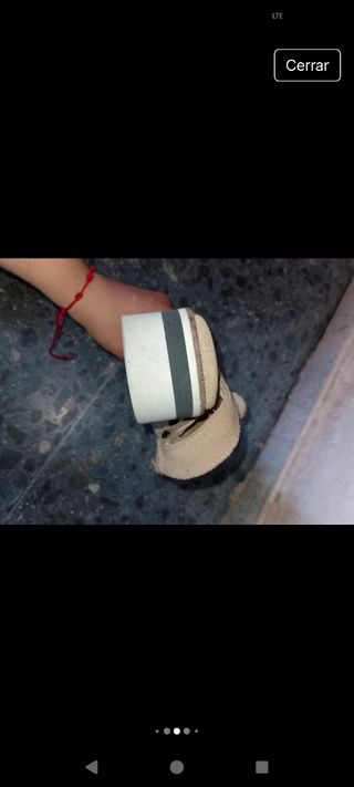 Sandalias planas beige verano