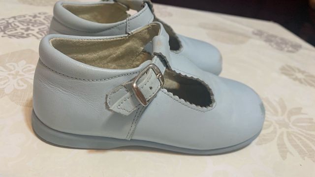 Zapatillas bebé niña, piel, azul claro