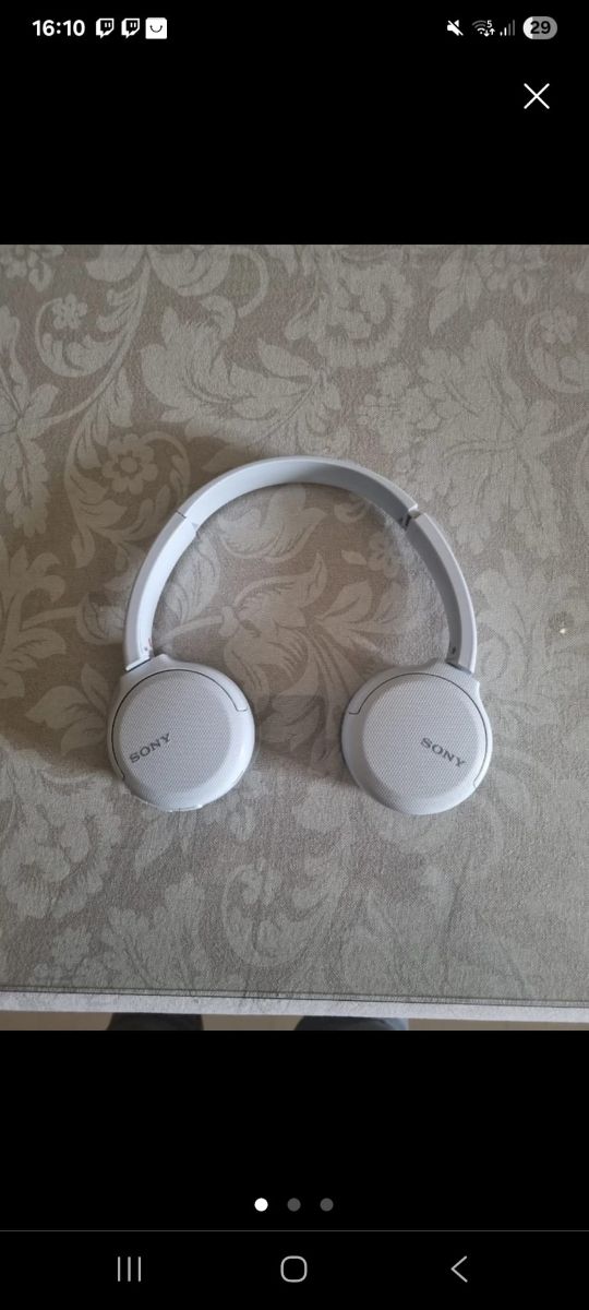 Cascos Sony inalámbricos blancos
