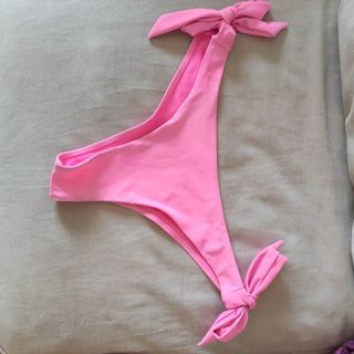 Bikini rosa anudado